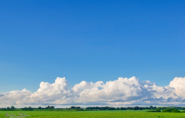 Голубое небо с облаками