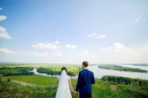 Жених и невеста зимой