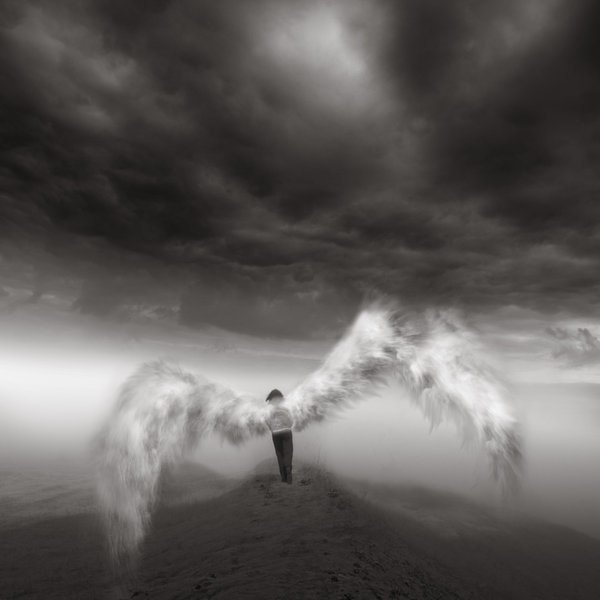 Ангел уходящий в небо