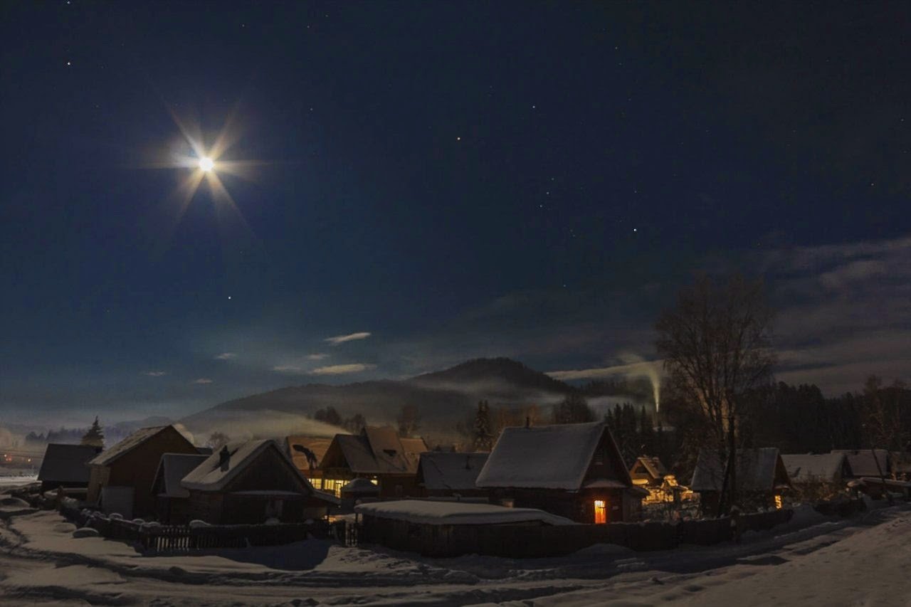 Первая звезда вечером. Зимняя деревня вечера на хуторе близ Диканьки. Звезда Вифлеема ночь перед Рождеством. Деревня Диканька в ночь перед Рождеством. Звездное небо в деревне.