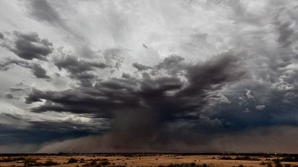 Облака тревожные