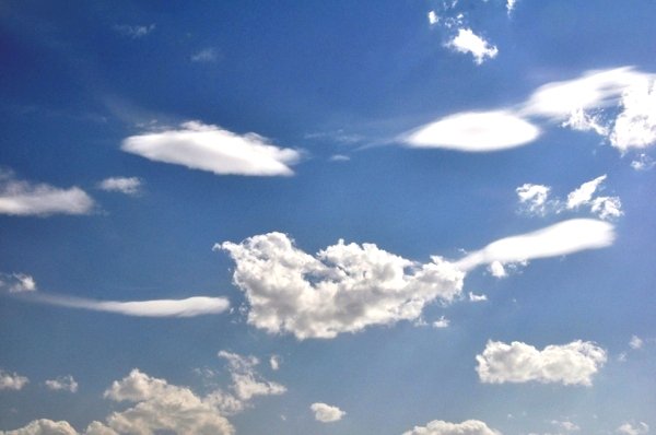 Облако улыбается