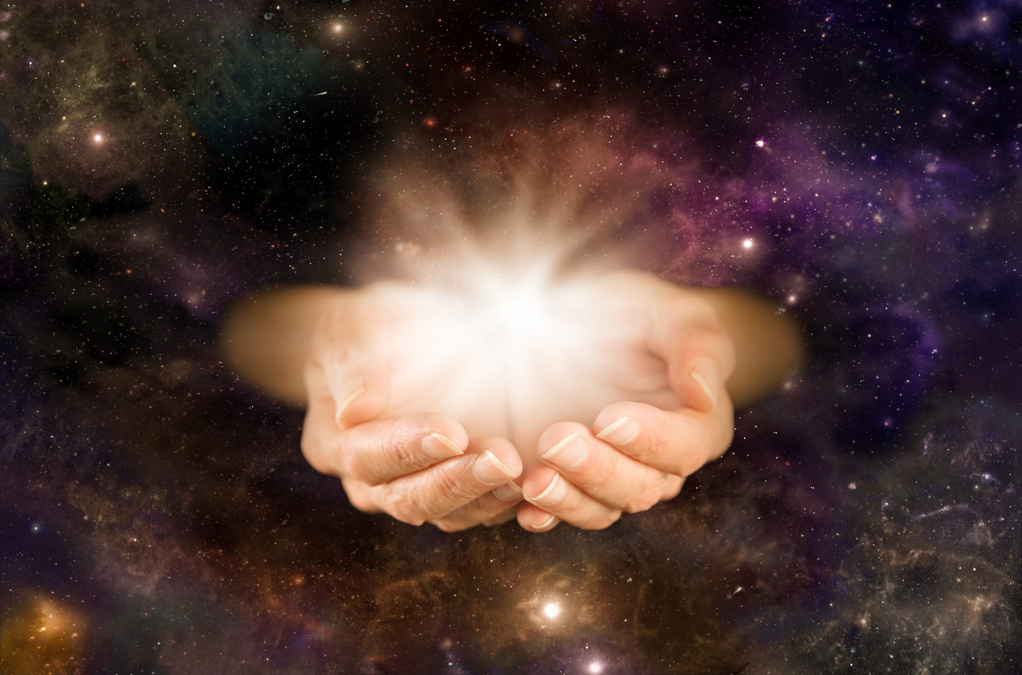 Небо на ладони голос. Вселенная в руках. Вселенная в руках человека. Энергия в руках. Вселенная души.