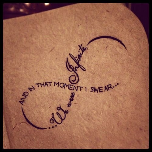 Через тернии к звездам на латыни тату