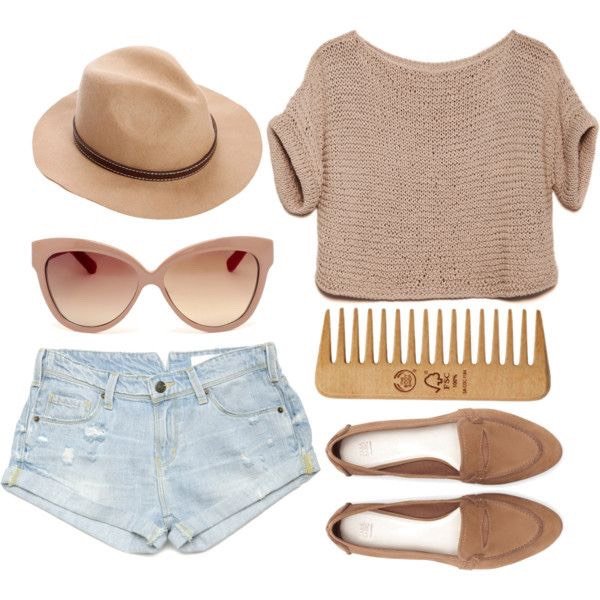 Комплект одежды для девушек на море