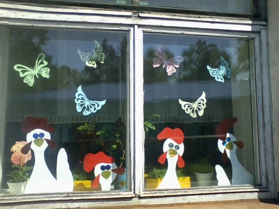 Украшение окон к лету в детском саду