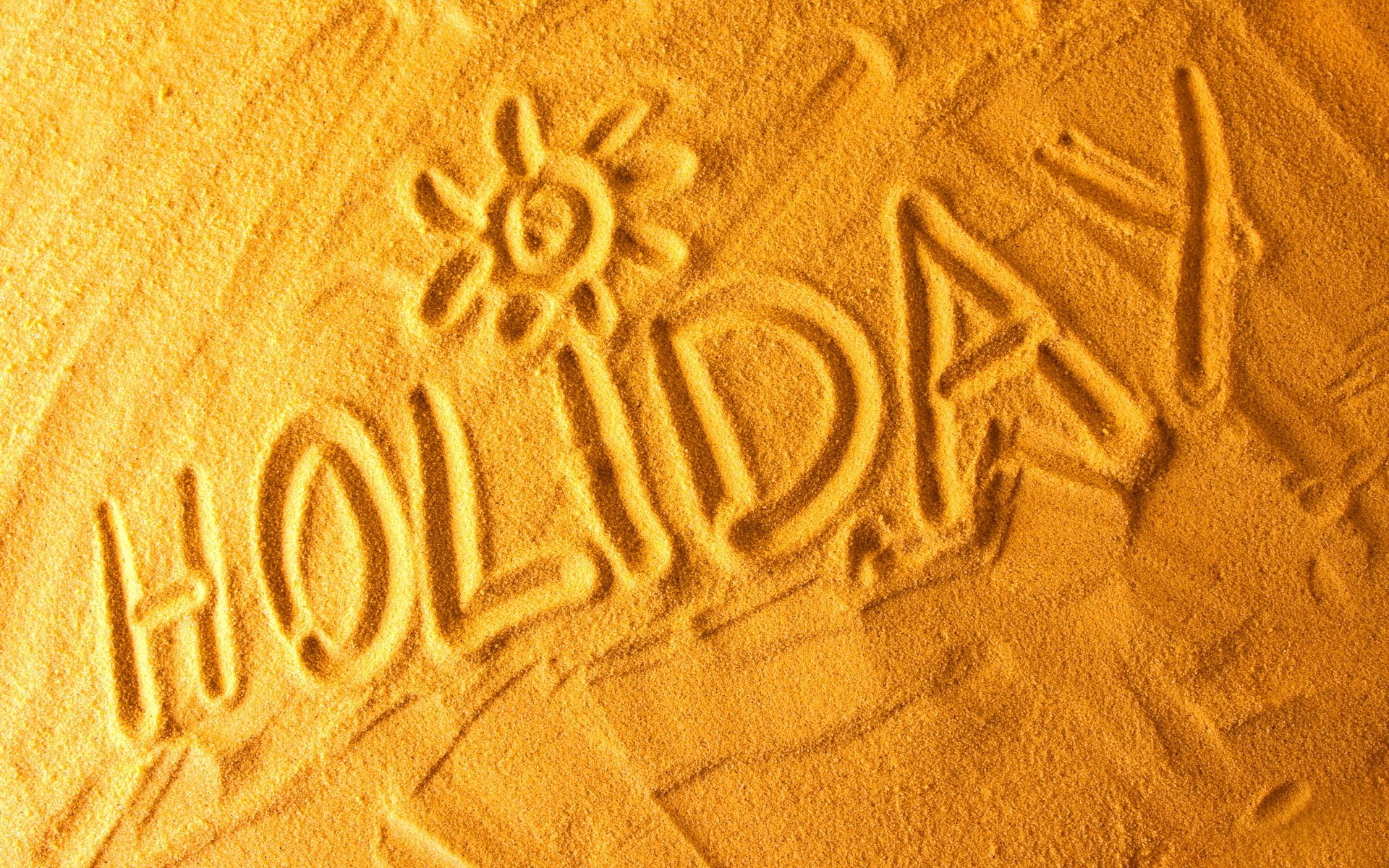 Надпись на песке. Отпуск надпись на песке. Надпись на песке лето. Солнце на песке. Мои весенние каникулы на английском