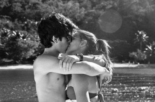 Влюбленные на сеновале