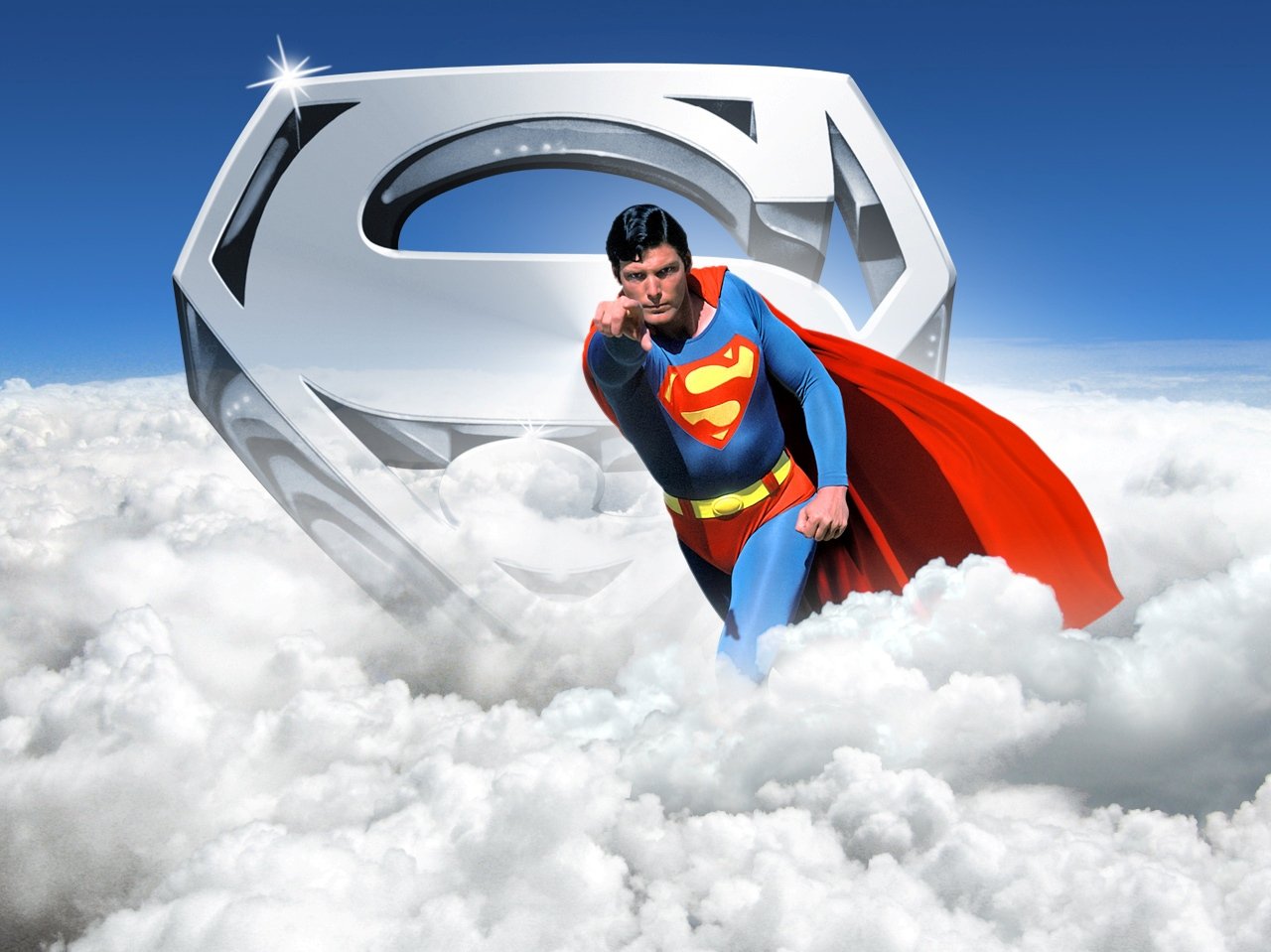 Superman speed up. Супермен. Супермен в облаках. Супермен фотообои. Супермен замерз.