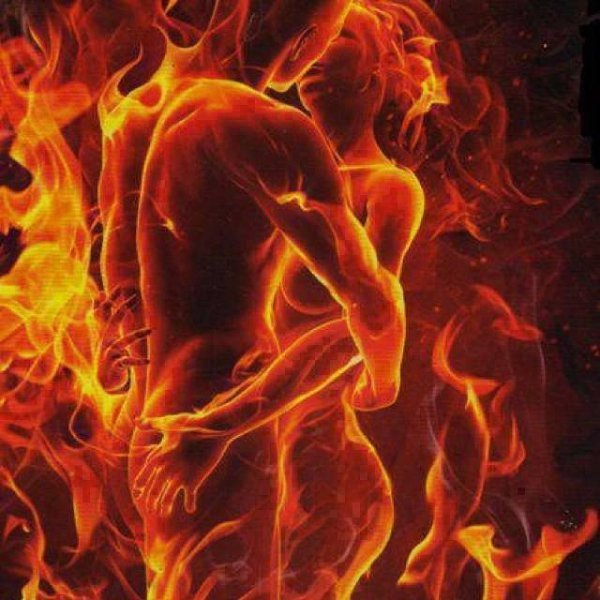 Мужчина и женщина в огне