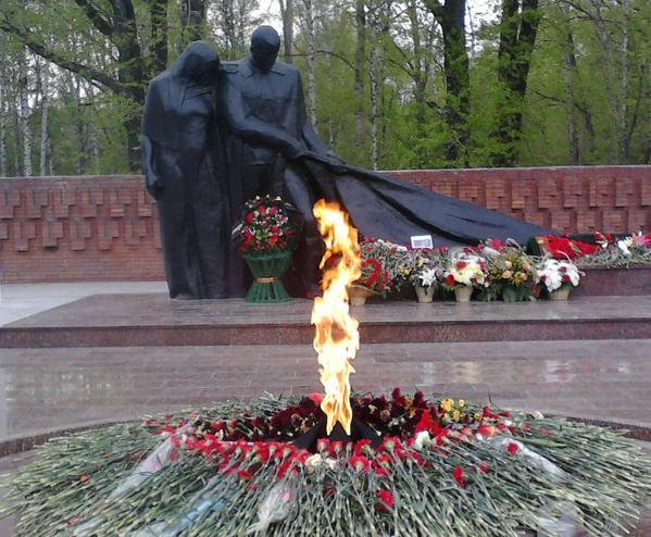 Памятник вечный огонь Тюмень