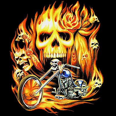 Байкерский мотоцикл с черепом