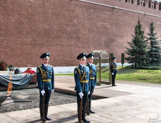 Караул у вечного огня в Москве