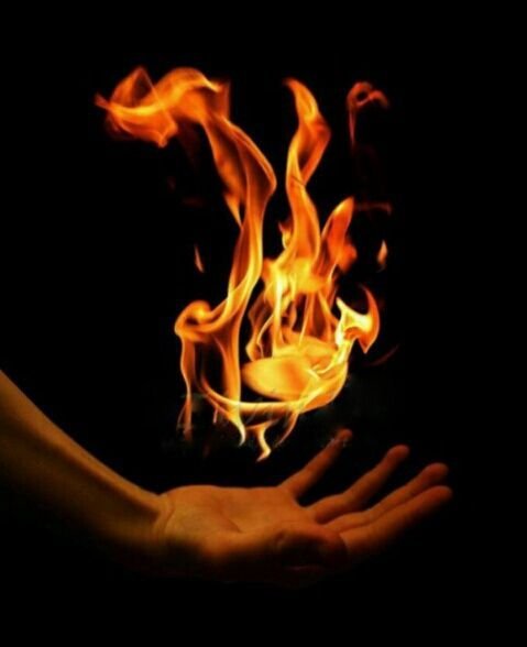 Огонь в руке Эстетика