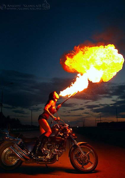 Мотоцикл в огне