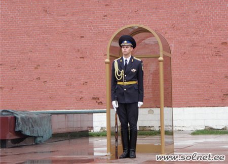 Солдат на посту