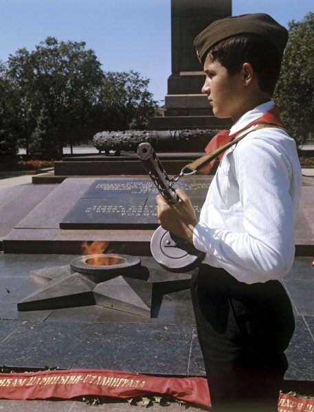 Почётный караул у вечного огня СССР