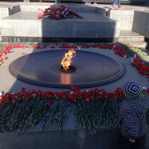 Вечный огонь Новосибирск монумент