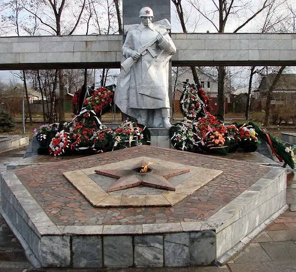 Братская могила 10 Воронеж Отрожка