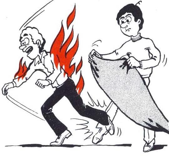 Тушение горящей одежды на человеке