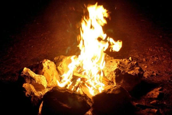 Костер в пещере