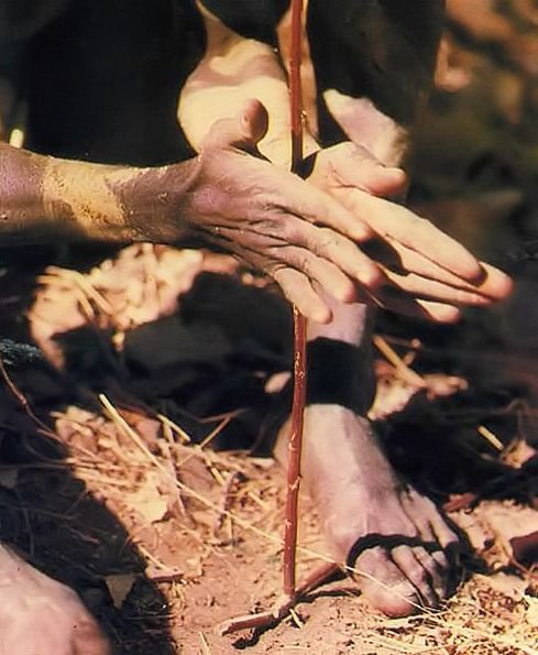 Добыча огня кремень