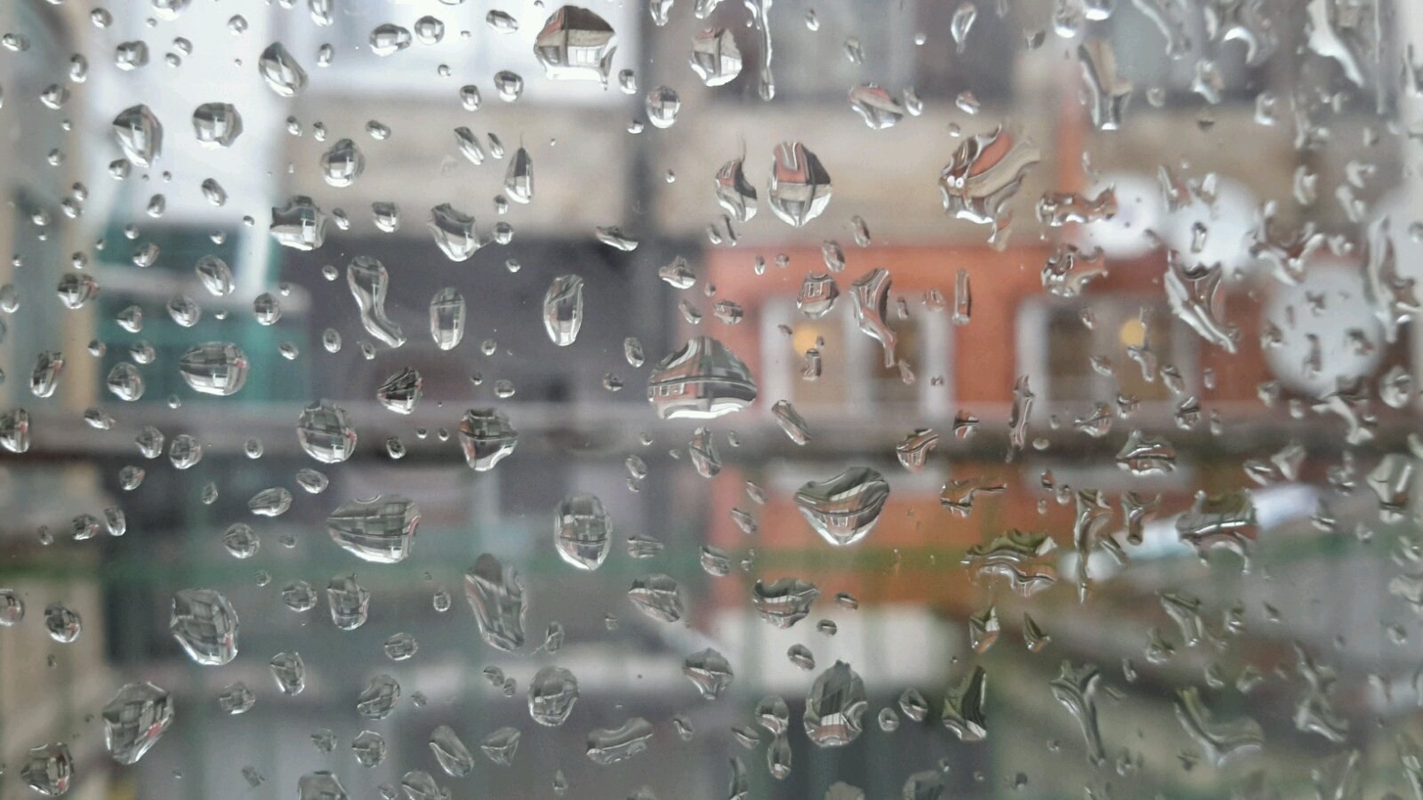 Капель стучит по крышам. Дождик льет. Застучали частые капли дождя.. Дождик лил как из ведра. Как льет дождь.