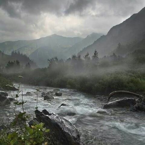 Ливень в горах