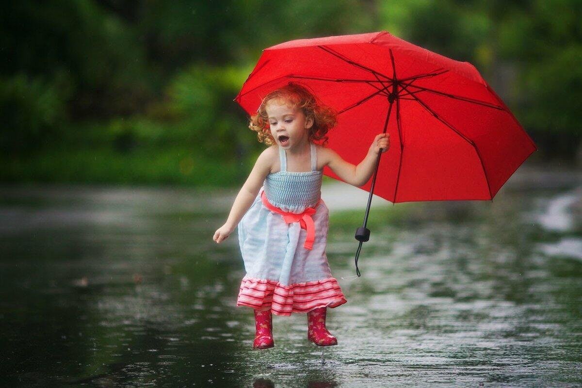Вредный дождик. Зонтик для детей. Фотосессия с зонтом летом. Девочка с зонтиком. Фотосессия с зонтиком.