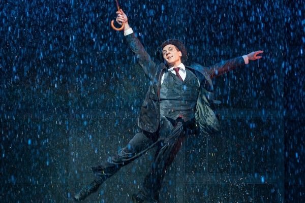Singin in the Rain мюзикл