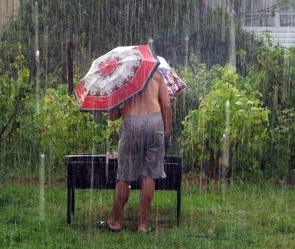 Шашлык под дождем