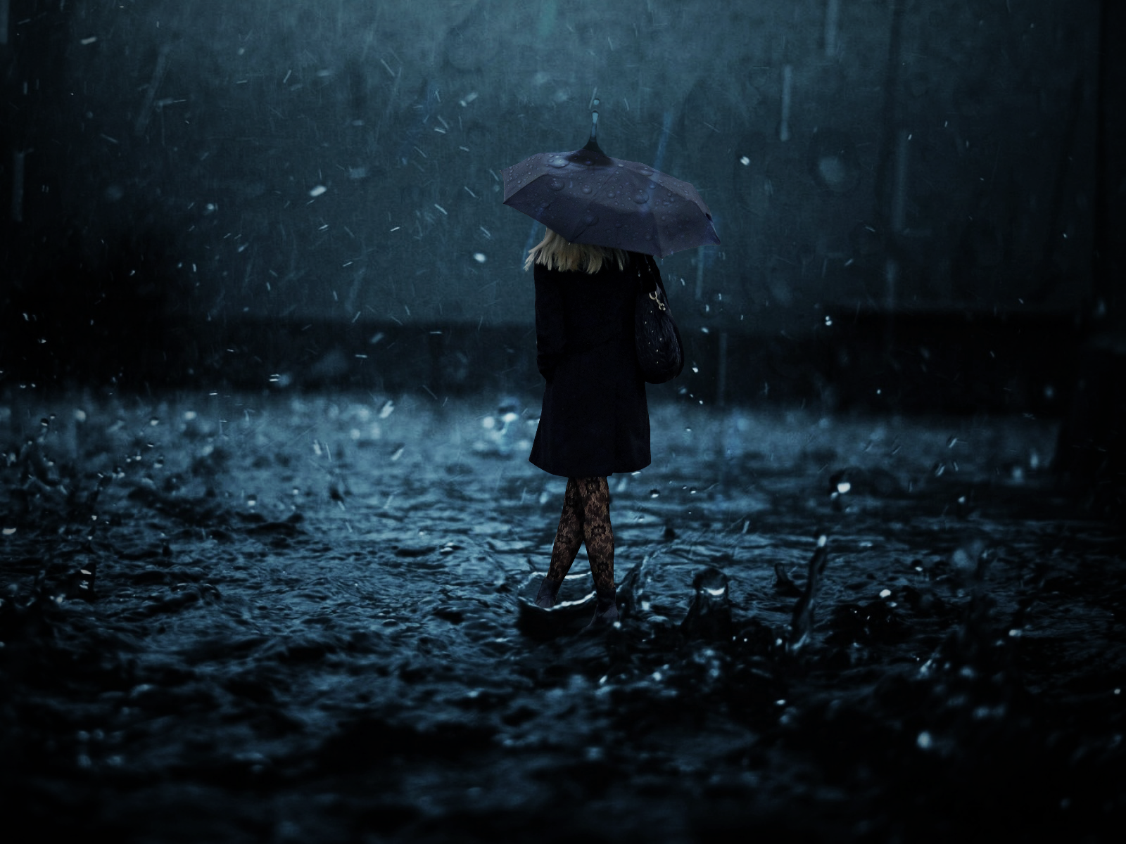 Сон стать дождем. Под дождем. Девушка под дождем. Девушка дождь. Дождь одиночество.