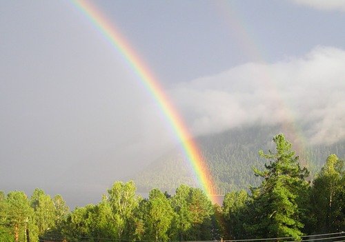 Теплый летний дождь и Радуга