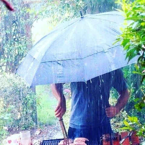 Шашлык под дождем