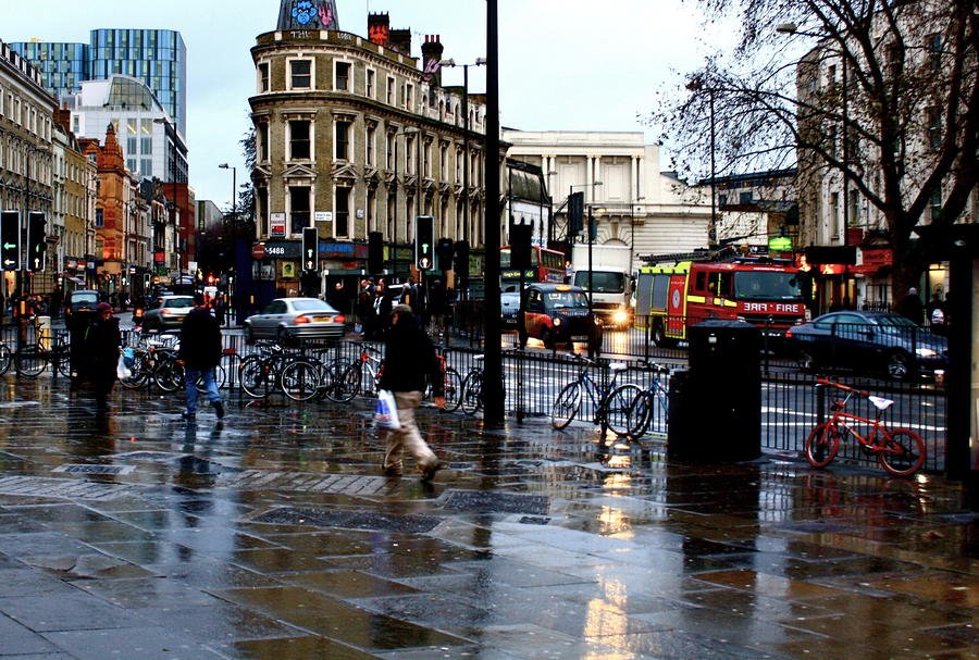 Дождь в лондоне. Лондон осенью улицы Кебби. Лондон дождливый город. Пасмурный Лондон.