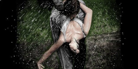 Девушка на руках под дождем