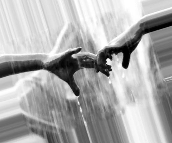 Руки под дождем