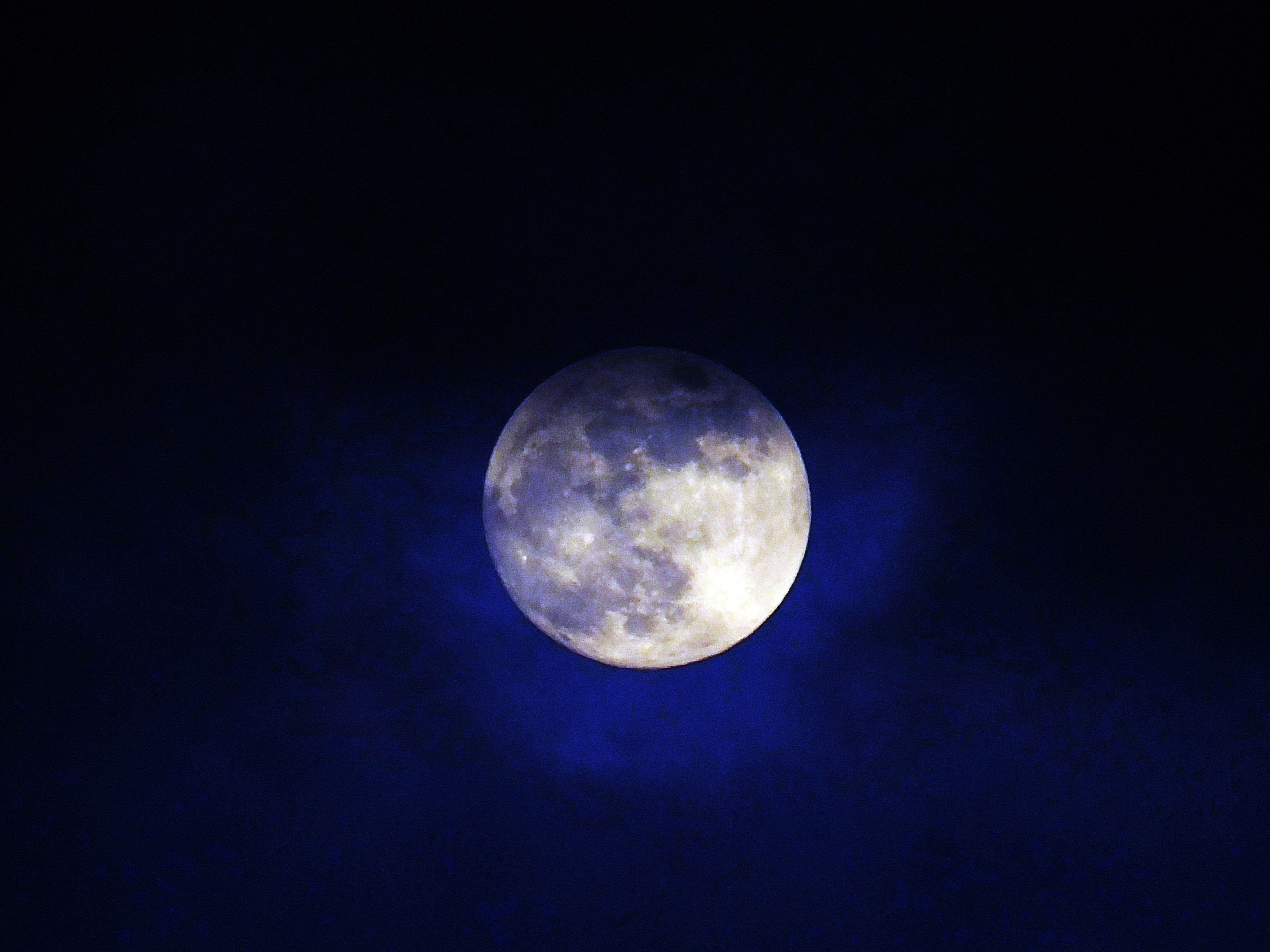 Большая чистая луна. Луна. Полнолуние. Полная Луна. Фото Луны.