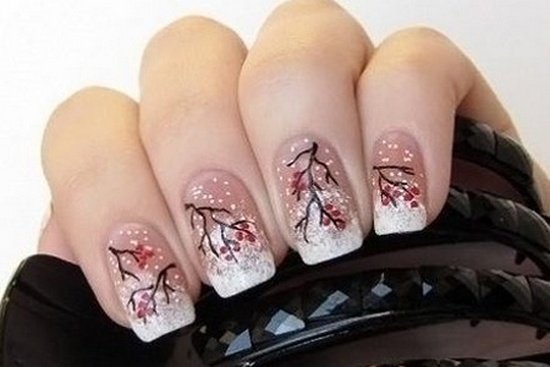 Новогодний маникюр с рябиной в снегу