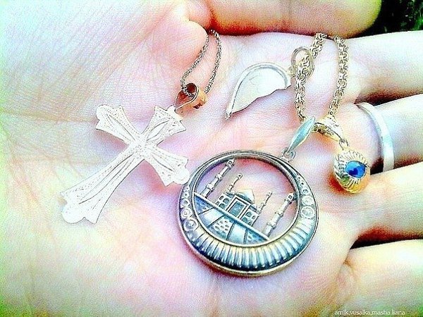 Крестик и полумесяц