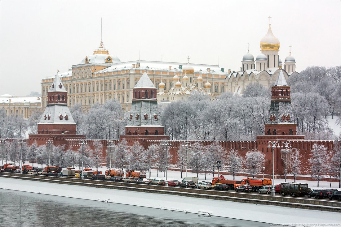Москва какой будет зима. Снег в Москве. Зима в Москве. Снегопад в Москве. Снежная Москва.