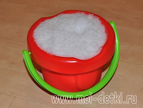 Снег в ведерке