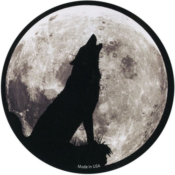 Тату волк воет на луну