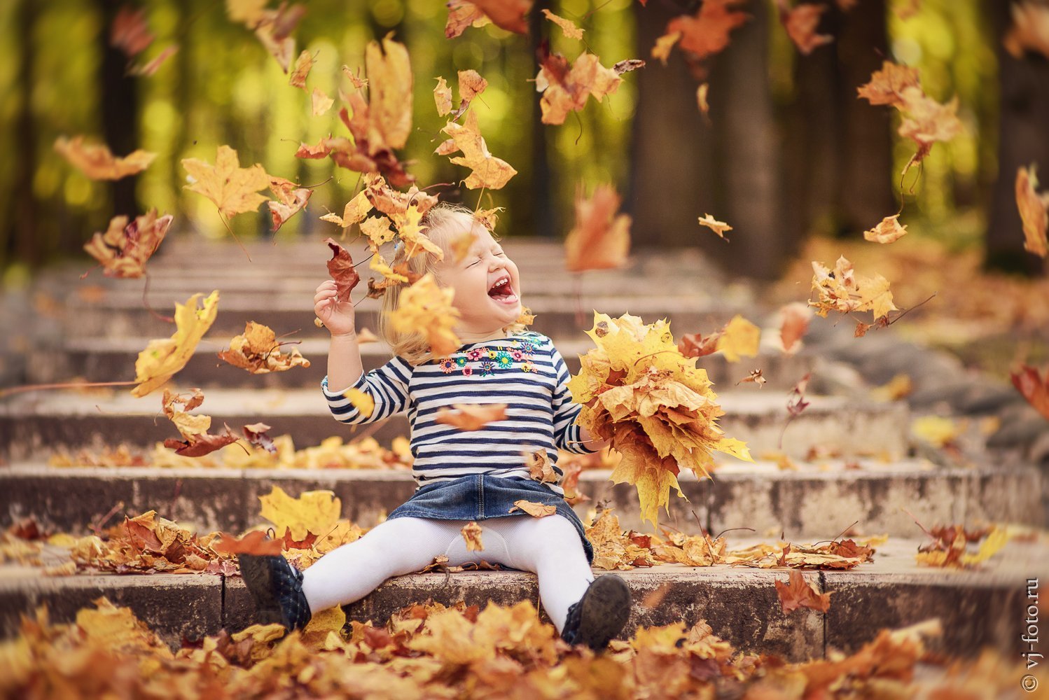Осень позитивные картинки. Осень для детей. Радостная осень. Дети осенью. Счастливой осени.