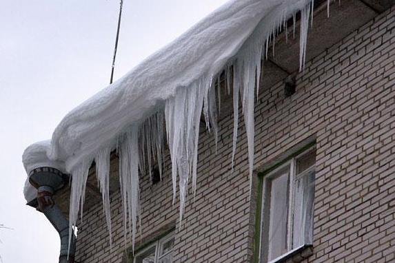 Сосульки на крыше