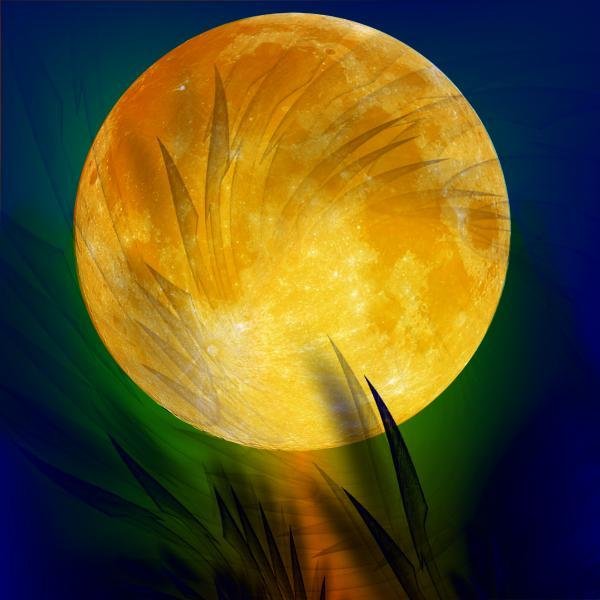 Огромная Золотая Луна