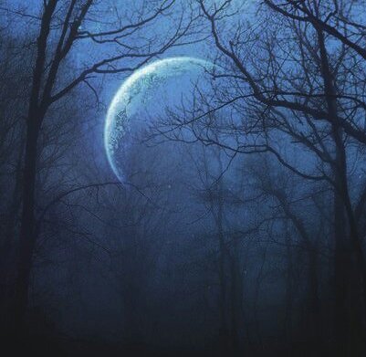 Зловещая Луна Постер