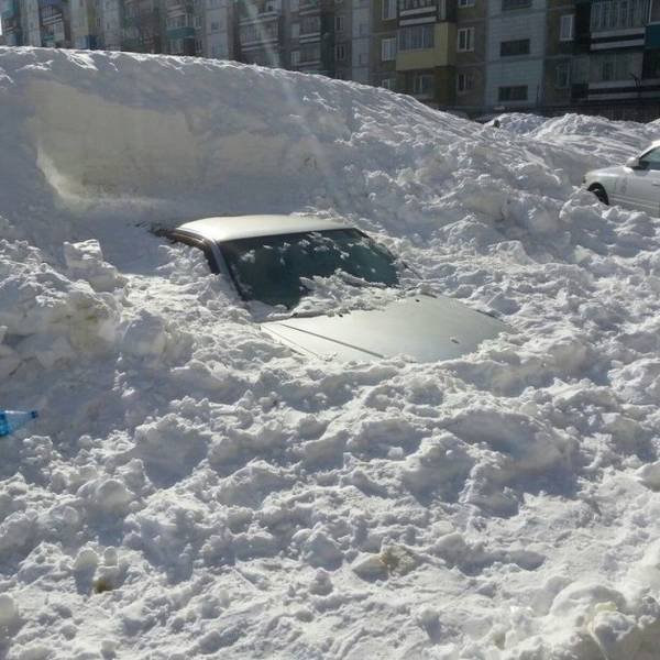 Машина в сугробе