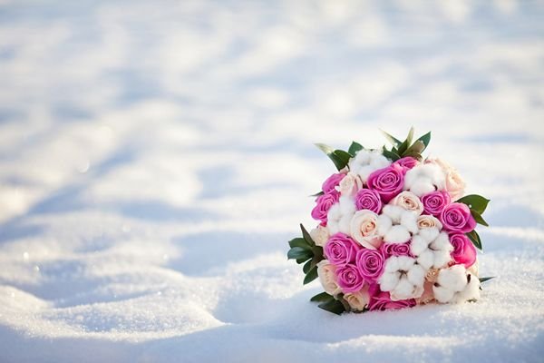Зимний букет на снегу