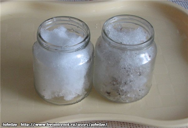 Грязный снег в банке